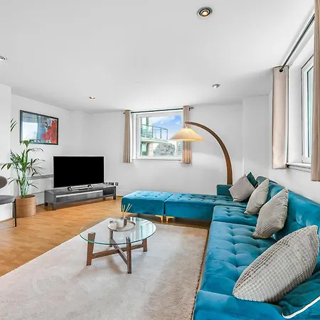 Riverside Apartments With Balcony, 1 Min Walk To Vauxhall Station